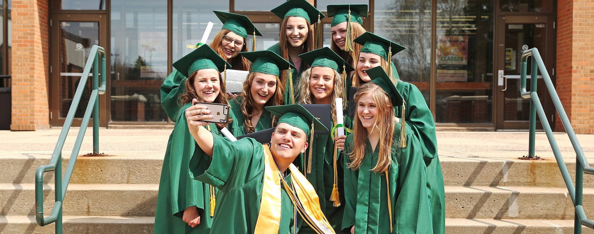 Photo of Mesabi Range graduates.