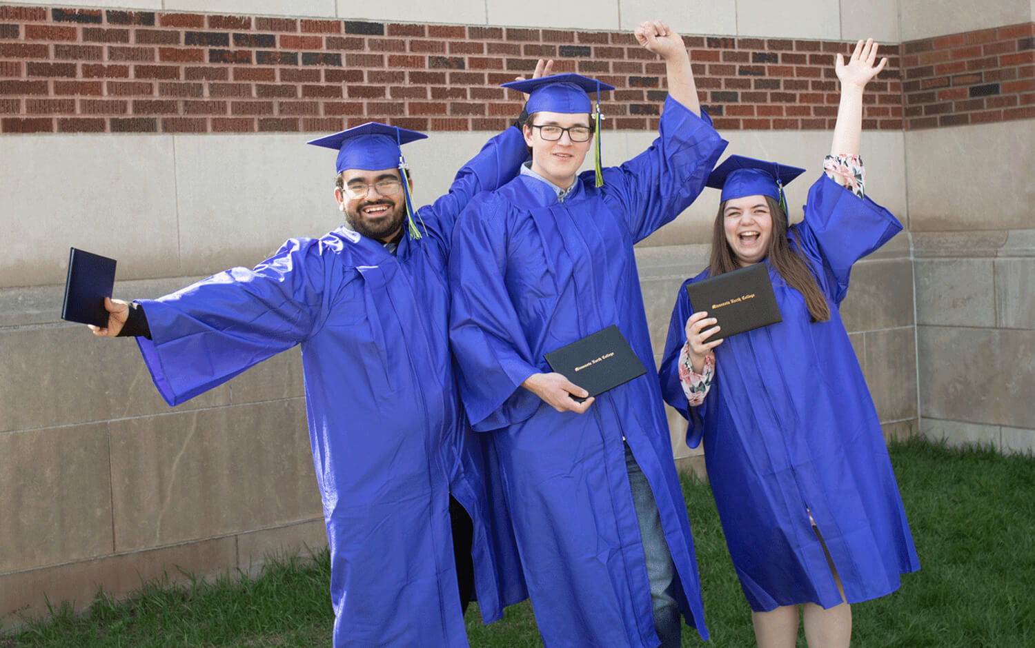 2024 college students celebrate graduation